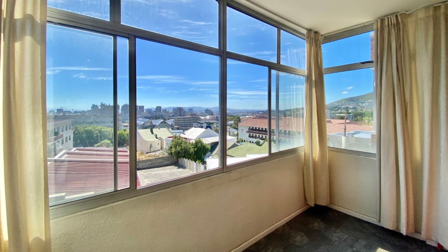 1 Bedroom Property for Sale in Gardens Western Cape